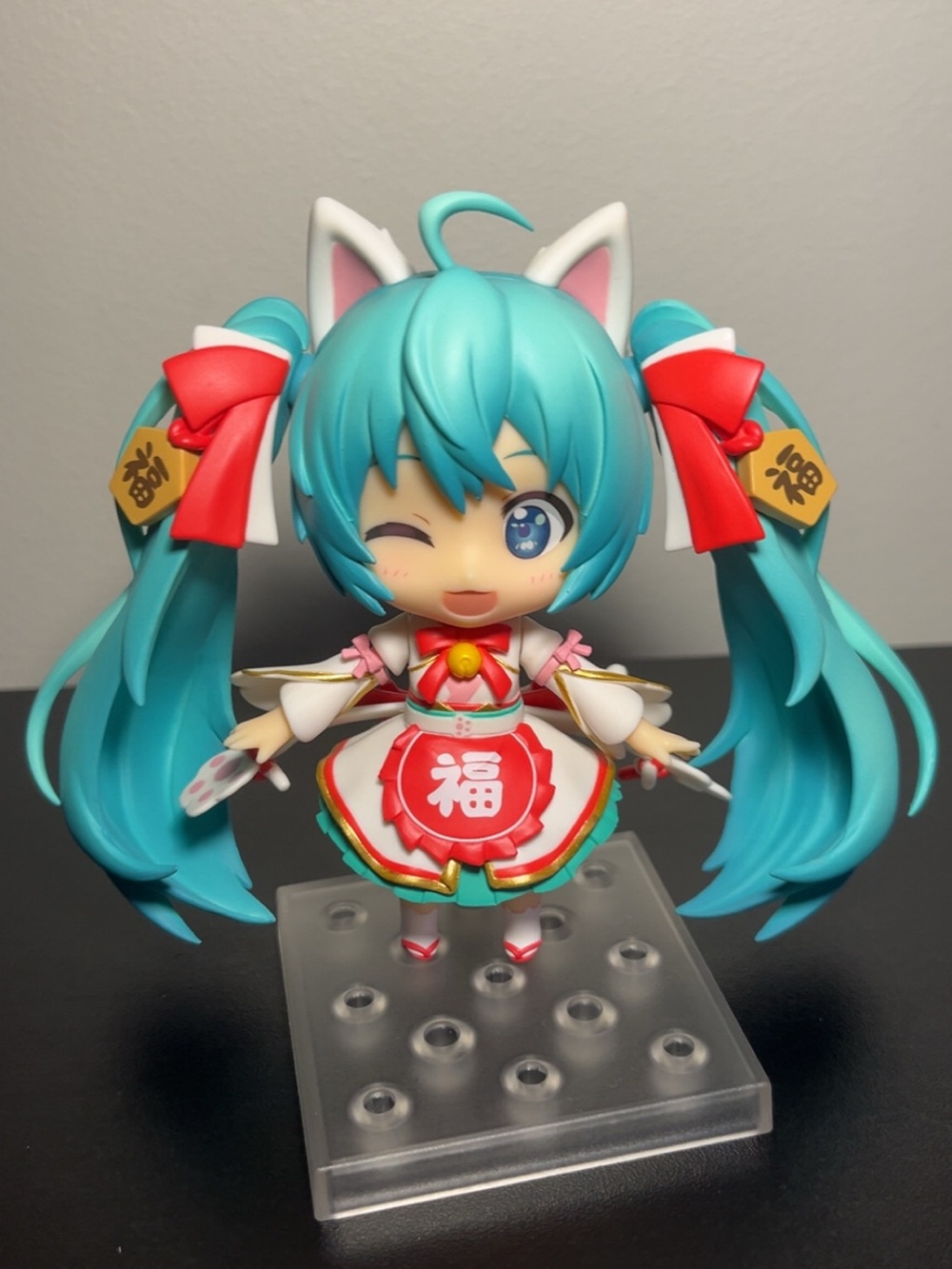 Hatsune Miku Maneki Miku Version Nendoroid Doll Anime Figure